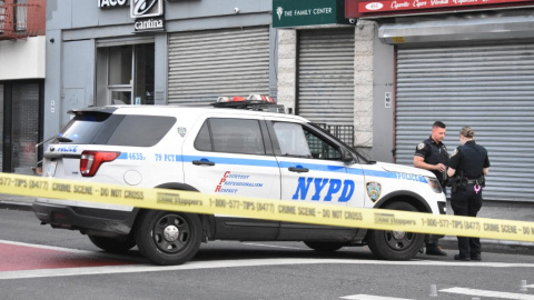 Dos agentes de Policía en Brooklyn, Nueva York, Estados Unidos, el 10 de septiembre de 2023.