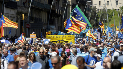 La Plataforma en Defensa del Ebro ha convocado en Barcelona una manifestación contra el Plan Hidrológico de la Cuenca del Ebro. EFE/Marta Pérez