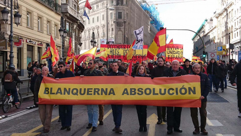 En el centro, Pedro Chaparro junto al líder de La Falange, Manuel Andrino, condenado también en Blanquerna.