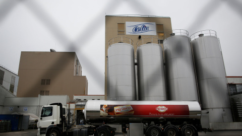 Vista de Celia, la fábrica de leche infantil que forma parte del grupo Lactalis, en Craon (Francia). /EFE