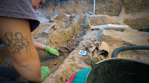 La tierra entrega más de 20 víctimas en Villamartín.