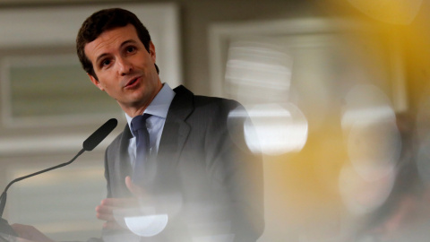 El presidente del Partido Popular, Pablo Casado, durante su intervención en un desayuno informativo en un hotel de Madrid. EFE/Juan Carlos Hidalgo