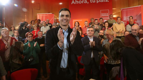 El secretario general del PSOE, Pedro Sánchez, interviene esta tarde en Leganés, en un acto en el que se aborda la actual situación de las pensiones y se estudiarán medidas que garanticen la sostenibilidad del sistema. EFE/Kiko Huesca