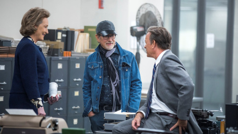 Spielberg durante el rodaje con Meryl Streep y Tom Hanks.