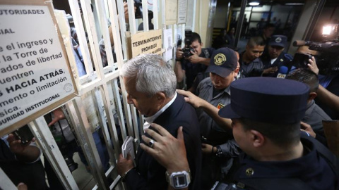 El expresidente guatemalteco Otto Pérez Molina, a su llegada a la Torre de Tribunales en Ciudad de Guatemala. - EFE