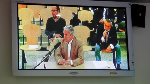 Vista desde un monitor de la sala de prensa de la Audiencia Nacional de la declaración de Pablo Crespo, en el juicio de la rama valenciana del caso Gürtel. /EFE