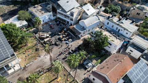 Vista aérea del complejo que alberga el hospital Al-Ahli Arab, en la ciudad de Gaza, el día después de la explosión que mató a cientos de personas el 17 de octubre.