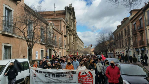 Una de las manifestaciones que se convocaron en apoyo a Elena y Jesús, en Alcalá de Henares | Plataforma Absolución 13 Rosas