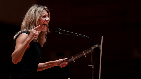 La líder de Sumar, Yolanda Díaz, interviene durante un acto de Compromís-Sumar, en València, a 21/10/2023.