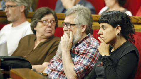 Los diputados de la CUP, Anna Gabriel, Joan Garriga y Gabriela Serra. - EFE