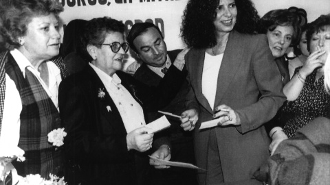 Fotografía de marzo de 1994 de la exministra socialista de Cultura Carmen Alborch, durante los actos conmemorativos del Día Internacional de la Mujer Trabajadora en Valencia.. EFE/Beatriz Parera