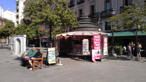 Quiosco de prensa en la plaza de Ópera. Foto MTZ