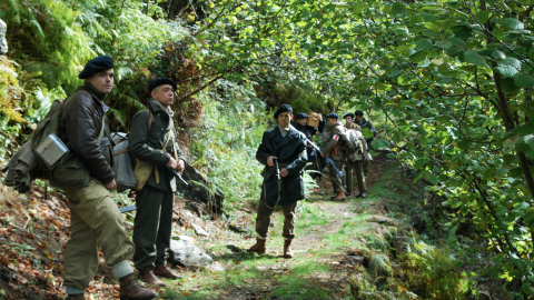 Un grup de participants a la recreació de la invasió a la Val d'Aran