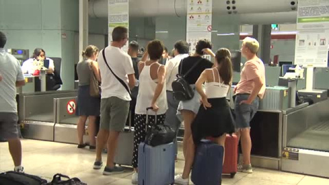 185.000 pasajeros sufrirÃ¡n hoy la huelga indefinida de los controladores en el Prat