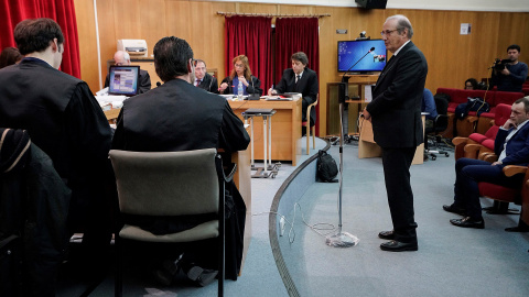 Francisco Franco Martinez-Bordiu, nieto del dictador Francisco Franco, durante su declaración en un juzgado de Teruel. EFE