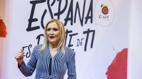 La presidenta de la Comunidad de Madrid, Cristina Cifuentes, durante su intervención en la presentación del nuevo proyecto de Palacio de Congresos de Madrid en la Feria Internacional de Turismo (FITUR). EFE/Santi Donaire