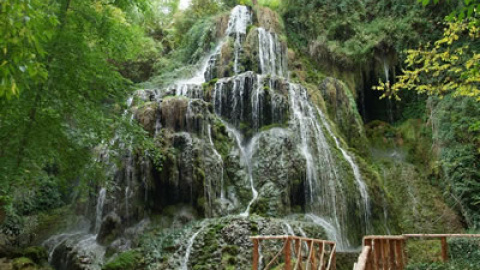 El descomunal acuífero que sufrirá los pinchazos para las prospecciones alimenta ríos como el Piedra, que durante siglos ha excavado un fenómeno geológico como el parque natural del Monasterio de Piedra. DPZ.es