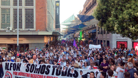 Miles de personas se manifiestan por la liberación de Alfon en la Plaza de Callo de Madrid.