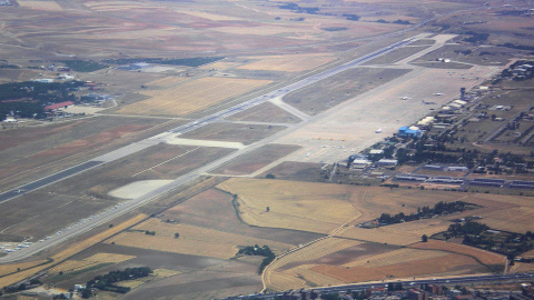 Vista aérea de la pista de la base de Torrejón (Madrid).