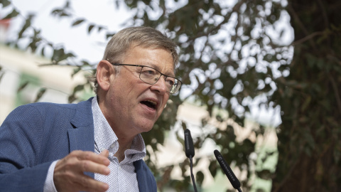 El president de la Generalitat Valenciana, Ximo Puig, en la Plaza Emilio Lluch, a 23 de octubre de 2022, en València.