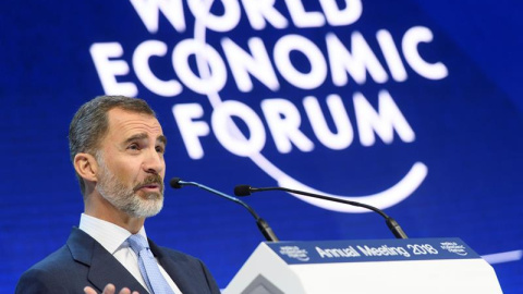 El rey Felipe VI participando en un panel de la 48 edición del Foro de Davos este miércoles en Davos (Suiza). EFE