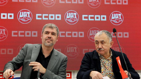 Los secretarios generales de CCOO y UGT, Unai Sordo y Pepe Álvarez. - EFE