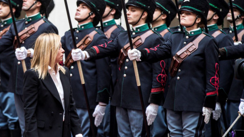 La primera ministra italiana, Giorgia Meloni, a su llegada al Palacio Chigi de Roma, a 23 de octubre de 2022.