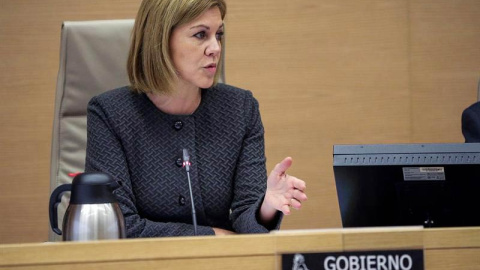 La ministra de Defensa, María Dolores de Cospedal, durante su comparecencia en el Congreso. | EMILIO NARANJO (EFE)