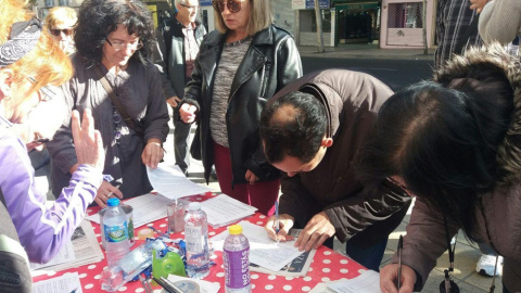 La Red del Agua Pública y otras entidades y movimientos sociales llegan a organizar hasta cuatro charlas informativas diarias sobre el Impuesto de Contaminación.