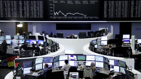 Vista del panel informativo de la bolsa de la Bolsa de Fráncfort. REUTERS