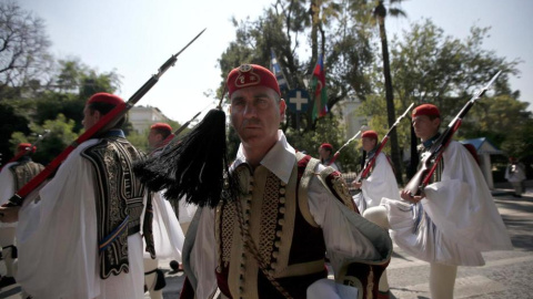 capitan guardia de honor grecia REUTERS