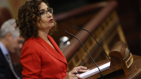 26/10/2022.- La ministra de Hacienda, María Jesús Montero, interviene este miércoles en el pleno del Congreso de los Diputados en el que se debatirá la primera jornada del debate de totalidad del proyecto de Presupuestos Generales del Estad