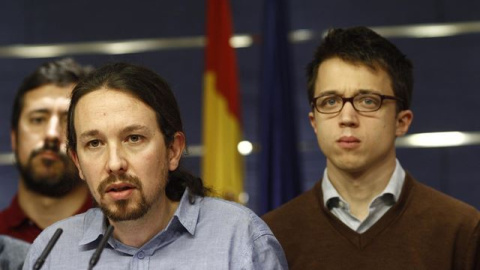 Una joven emigrada, hija de socialistas, protagoniza el 'mailing' de Podemos. /ep