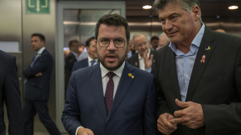 El presidente de la Generalitat, Pere Aragonès y el presidente de Pimec, Antoni Cañete, en una imagen de archivo.