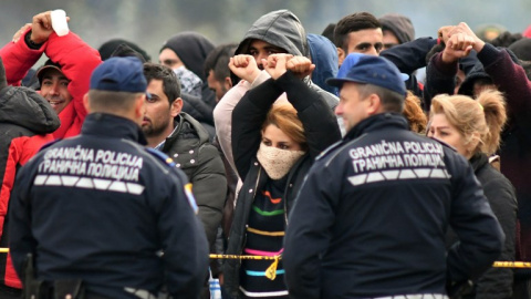 Protesta en las cercanías del cruce fronterizo de Maljevac, cerca de la ciudad de Velika Kladusa, en el norte de Bosnia. - AFP