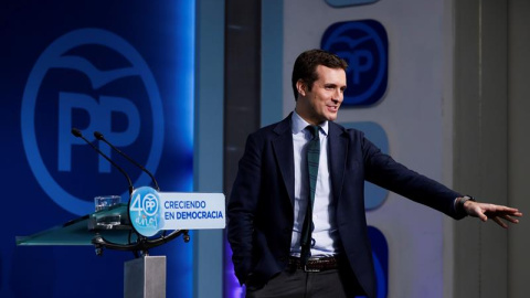 El vicesecretario de Comunicación del Partido Popular, Pablo Casado, durante la rueda de prensa ofrecida al término de la reunión del Comité de Dirección del partido. EFE/Emilio Naranjo