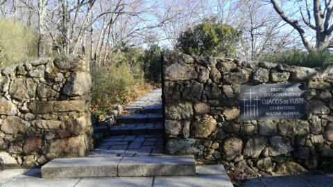 Entrada del cementerio militar alemán en Cuacos de Yuste, Extremadura.