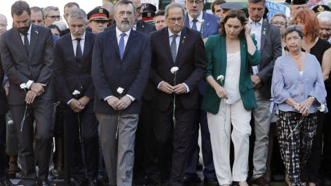 La alcaldesa de Barcelona, Ada Colau, acompañada por el presidente de la Generalitat, Quim Torra, y de la delegada del Gobierno en Catalunya, Teresa Cunillera, el presidente del Senado, Manuel Cruz, el presidente del Parlament de Catalunya,