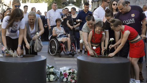 Afectados del atentado terrorista del 17A, durante el acto institucional celebrado este sábado en conmemoración del segundo aniversario del atentado en las Ramblas de Barcelona | EFE