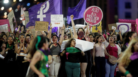 Las mujeres se manifiestan en la protesta "No me protegen, me violan" | Reuters