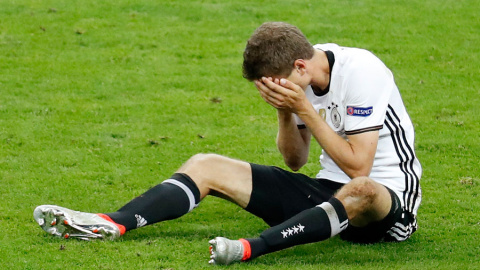 Müller se lamenta en un momento del partido de la Eurocopa ante Polonia. REUTERS/Charles Platiau