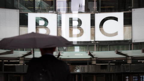 Vista exterior del edificio de la sede de la British Broadcasting Corporation (BBC), en Londres, Gran Bretaña, el 19 de septiembre de 2023.