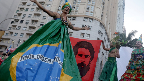 27/10/2022 Partidarios del candidato de izquierdas Lula da Silva celebran su 77º cumpleaños en Río de Janeiro (Brasil)