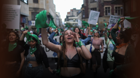 América Latina se tiñe de verde: miles de mujeres claman por un aborto legal y seguro