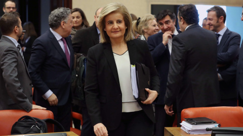 La ministra de Empleo y Seguridad Social, Fátima Báñez, Aa su llegada a la Comisión del Pacto de Toledo a petición propia y del PSOE para informar de la evolución actual y futura del sistema de la Seguridad Social. EFE/Ballesteros