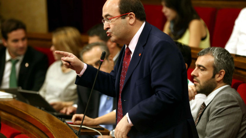 El primer secretario del PSC, Miquel Iceta, en la sesión de control al Govern en el Parlament. EFE/Toni Albir