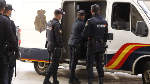 27-10-22 Varios agentes en la Policía Nacional en Palma.