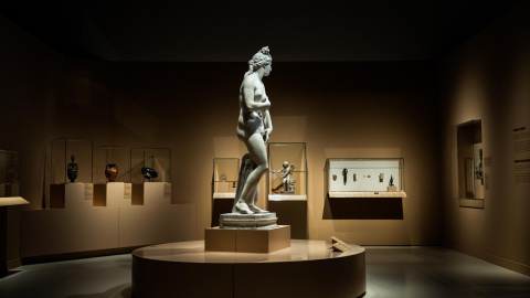 La exposición 'Veneradas y temidas. El poder femenino en el arte y las creencias' cuenta con piezas icónicas, como una estatua romana de Venus.