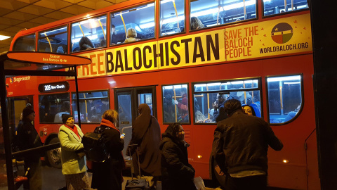 Campaña de denuncia en el transporte público londinense | World Baloch Organization