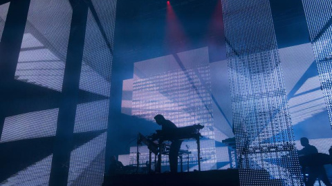 El compositor e intérprete francés de música electrónica Jean Michel Jarre durante su concierto en la segunda jornada del Sonar'16. EFE/Quique García